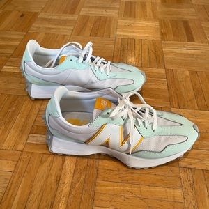 New Balance 327 Sneakers
